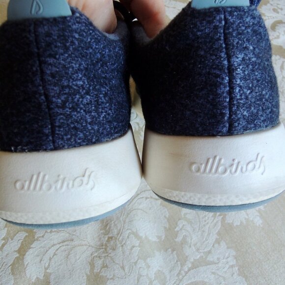 Allbirds Women's Navy & White Wool Runner Mizzles 8 - Picture 4 of 9